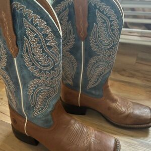 Ariat Women's Blue and Brown Western Boots